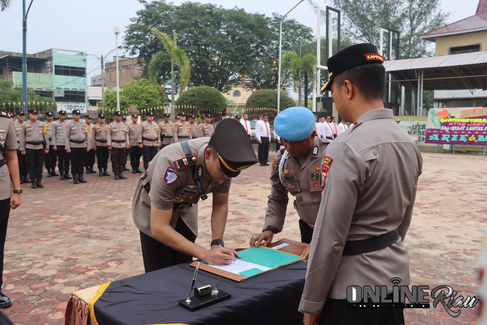 Kapolres Dumai Pimpin Sertijab Kasat Lantas dan Pelepasan Lima Personel Purnabakti